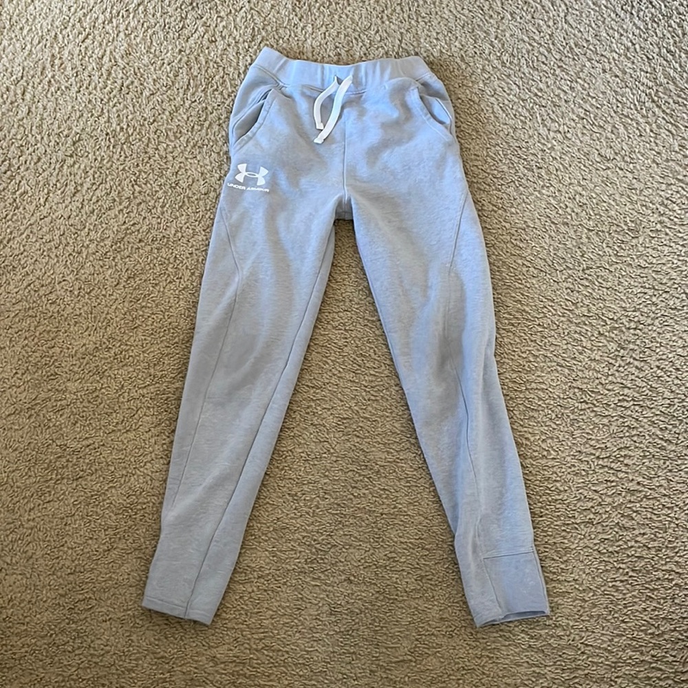 Under armor grey joggers. Boys size M. Like new.
